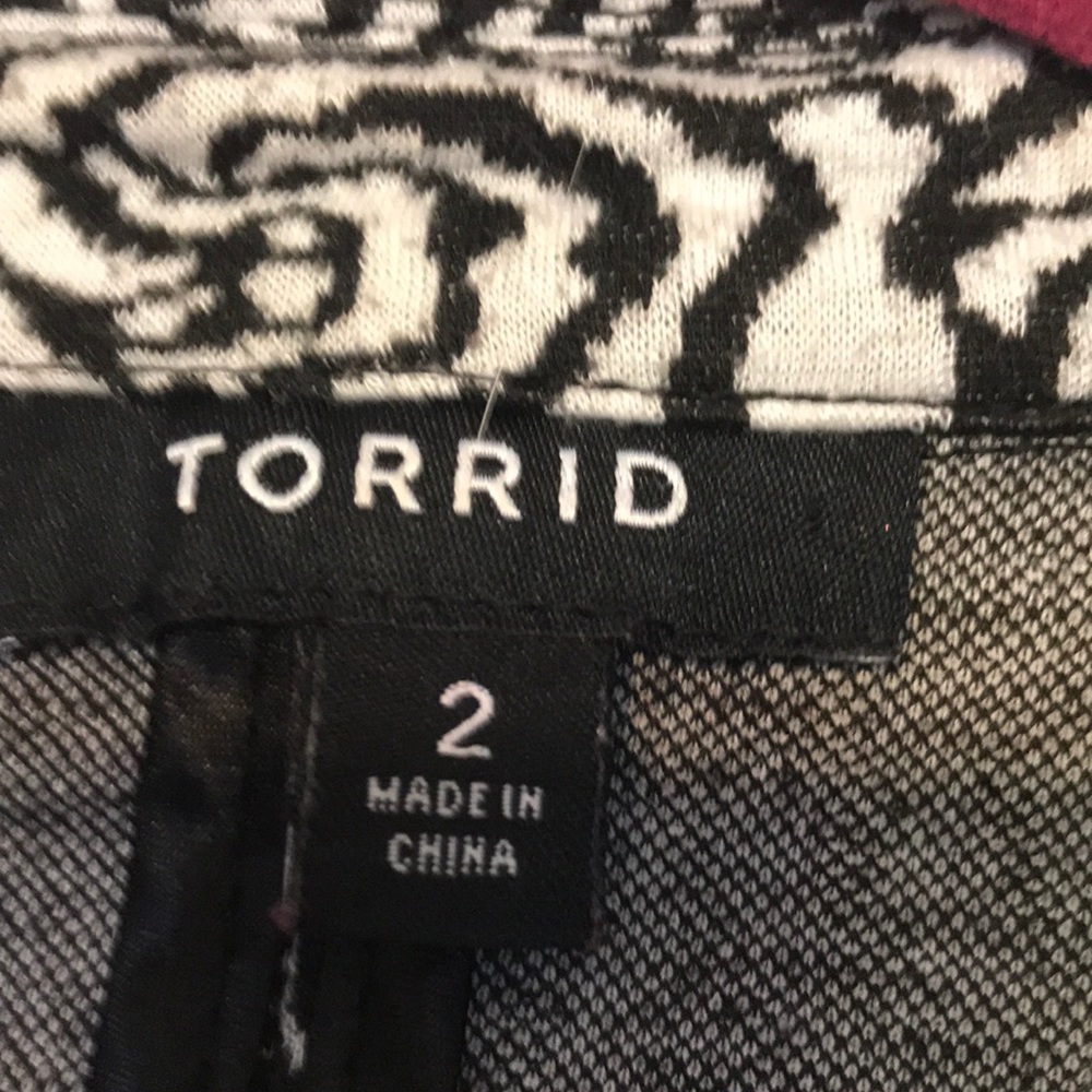 Torrid Black and White Floral Blazer - Picture 3 of 4
